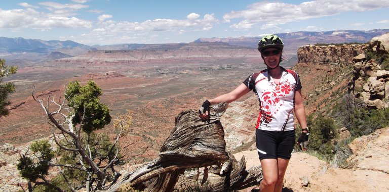 Linda sur la Gooseberry Mesa trail - North Rim
